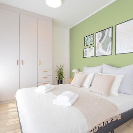 Bright 2Br - 7Th Floor, Balcony, Free Parking By Gravity Prague Appartement Buitenkant foto
