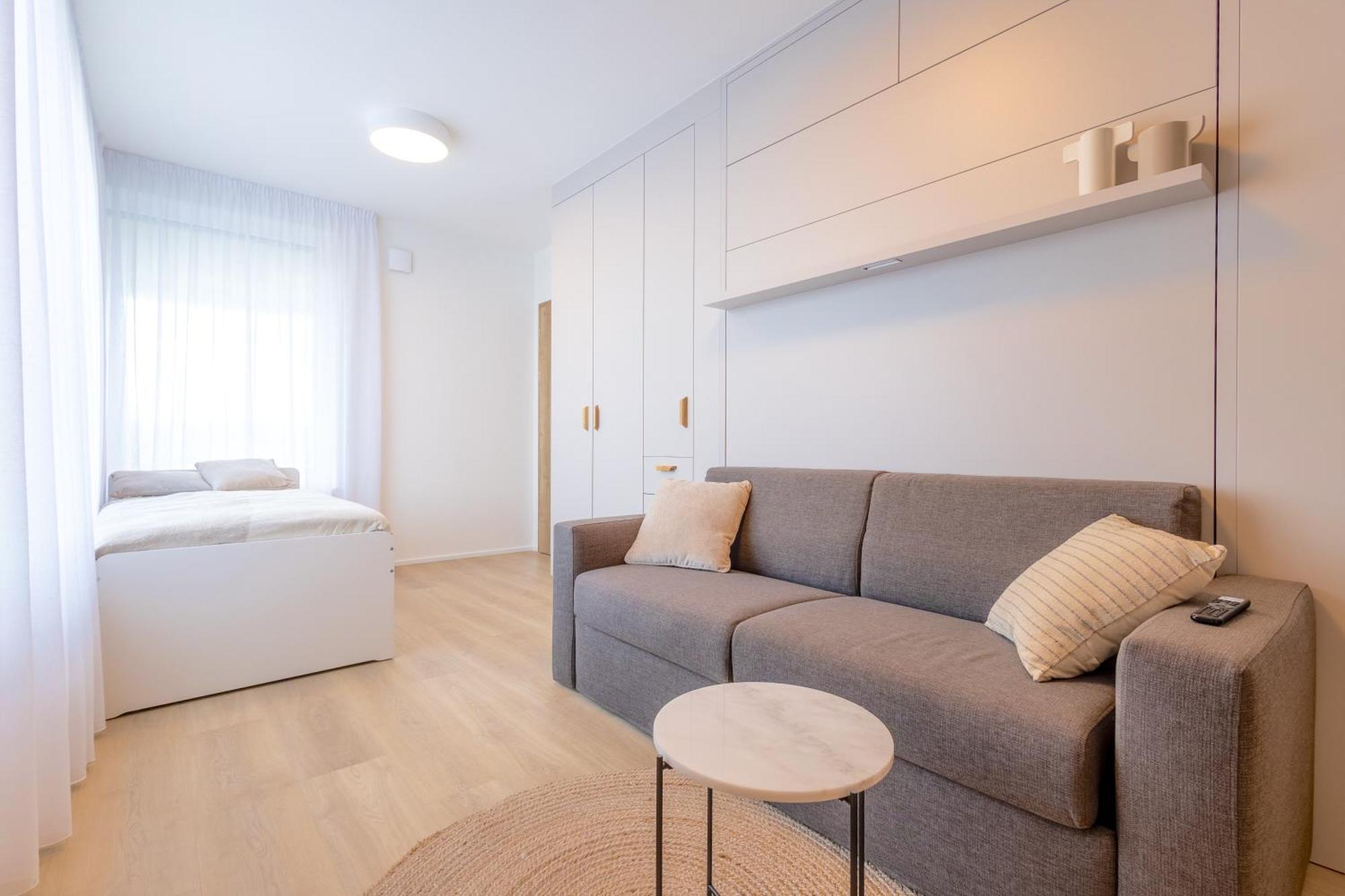 Bright 2Br - 7Th Floor, Balcony, Free Parking By Gravity Prague Appartement Buitenkant foto