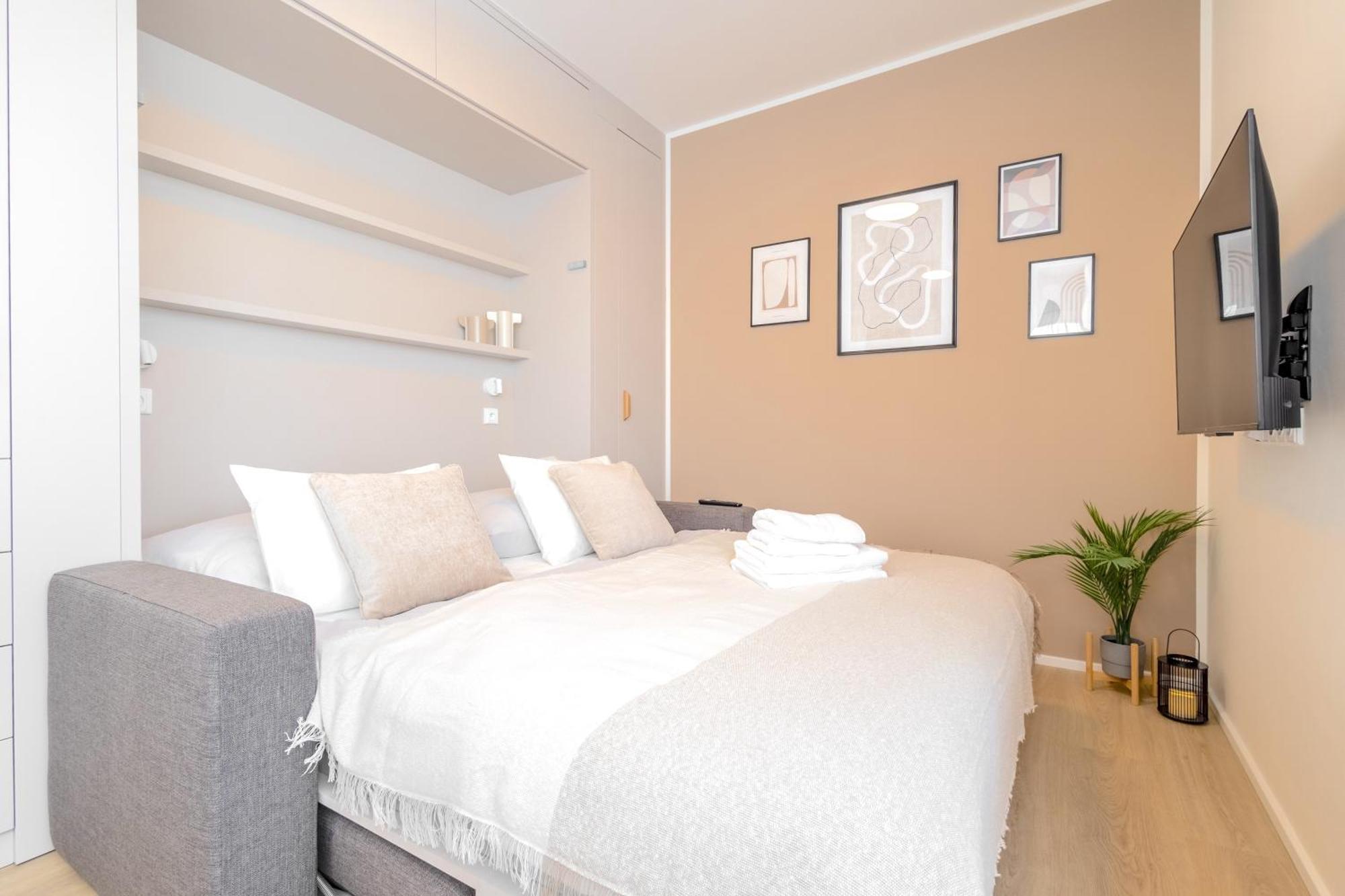 Bright 2Br - 7Th Floor, Balcony, Free Parking By Gravity Prague Appartement Buitenkant foto