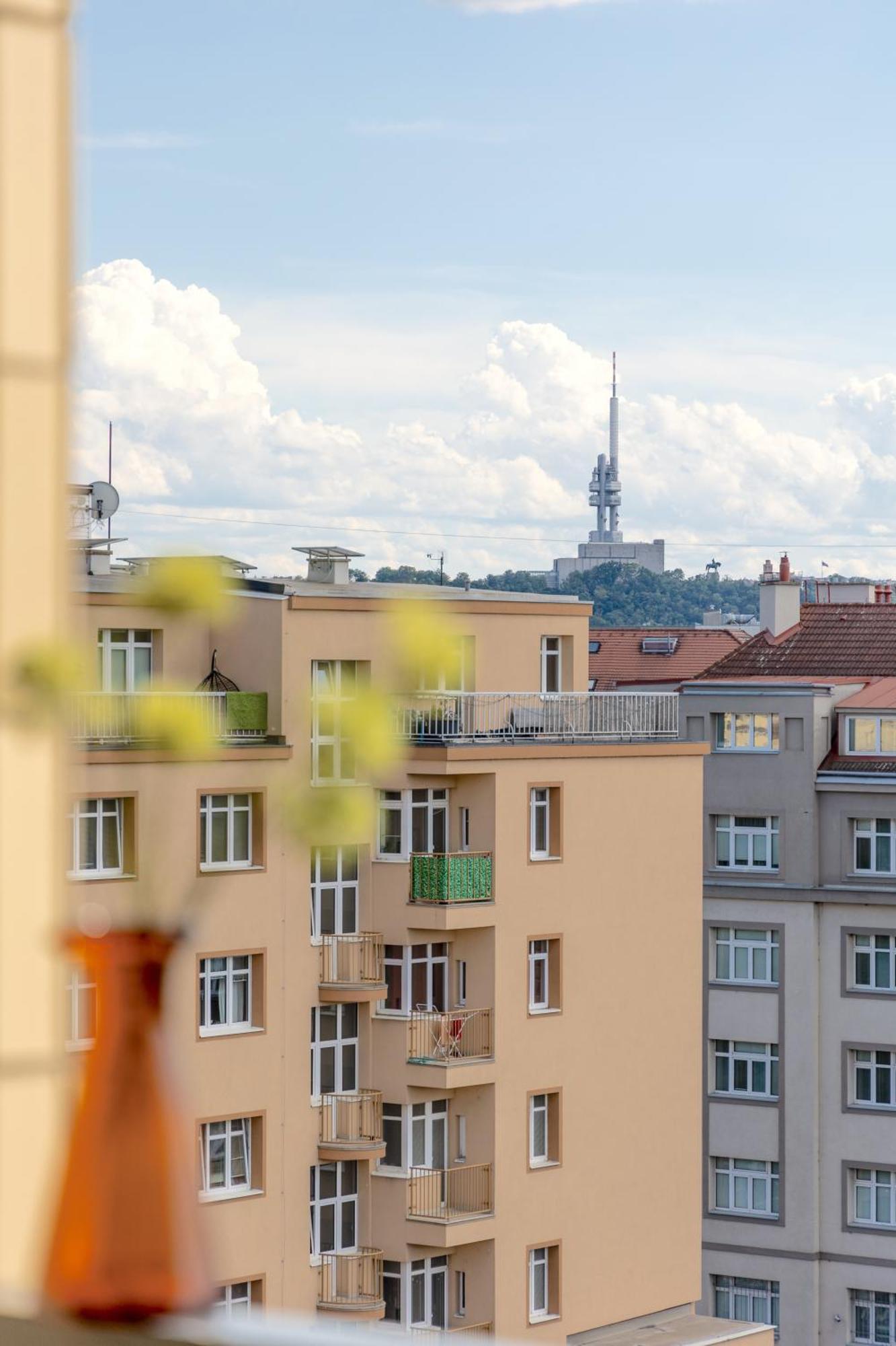 Bright 2Br - 7Th Floor, Balcony, Free Parking By Gravity Prague Appartement Buitenkant foto