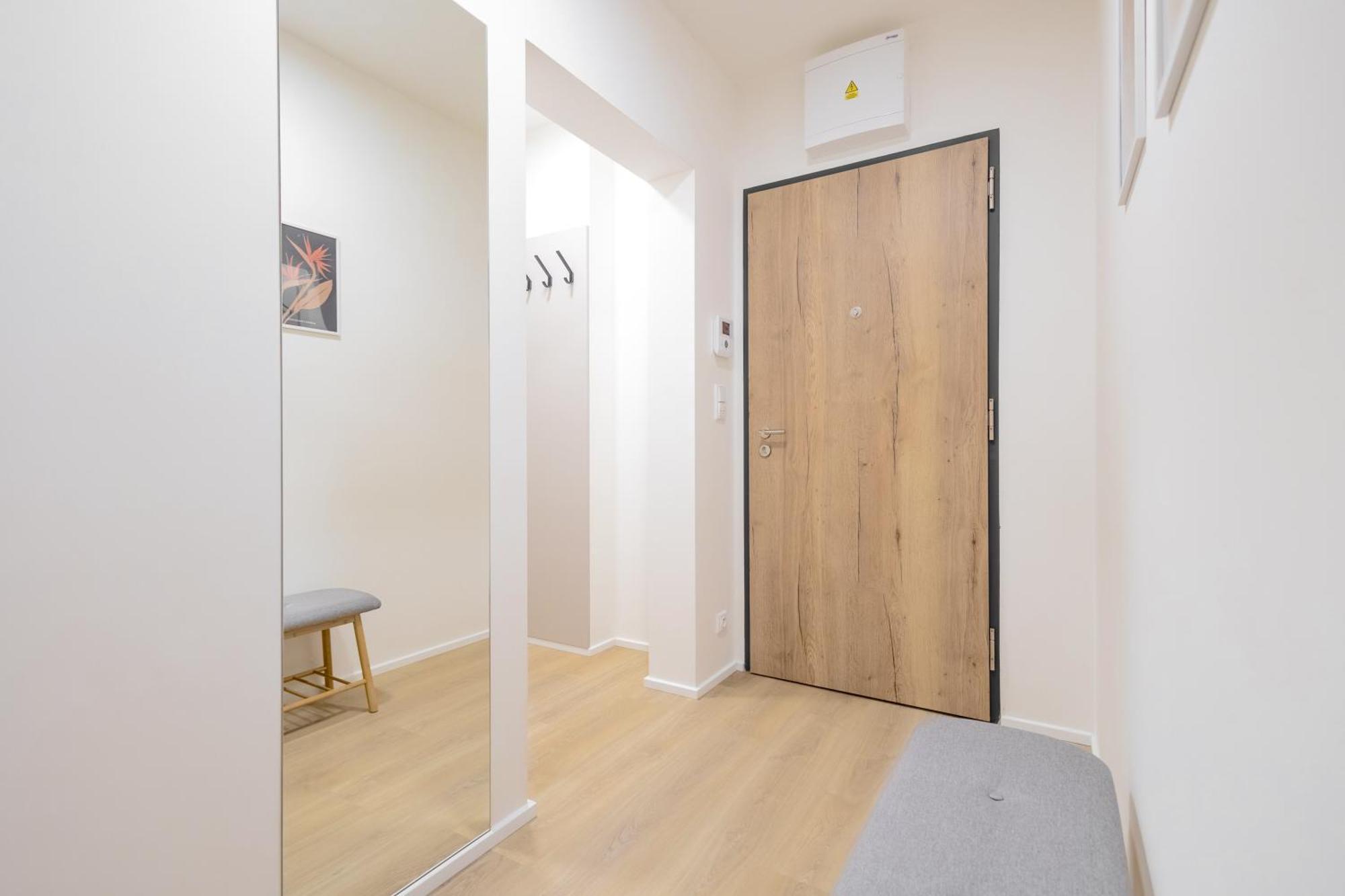 Bright 2Br - 7Th Floor, Balcony, Free Parking By Gravity Prague Appartement Buitenkant foto
